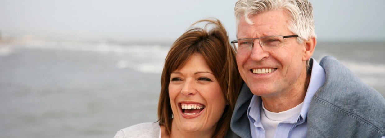 ouder stel lachen
